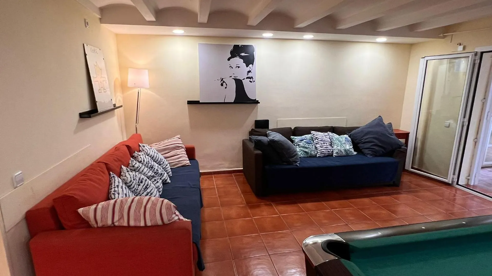 Daire Ramblas Rentals Central Duplex 4Br Terrace Pool Table & Ping Pong Barselona